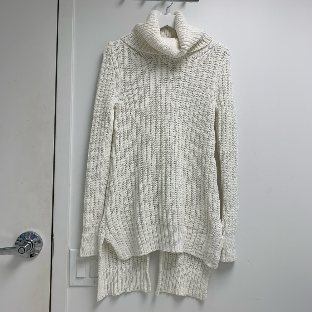 BCBGMAXAZRIA white tunic sweater XXS/XS like NEW!